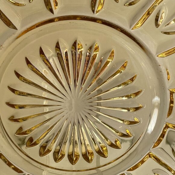 Vintage Federal Glass Petal Yellow Sunflower Pressed Glass 11.5" Serving Plate - Picture 6 of 6